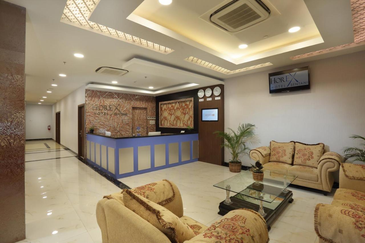 Horison Express Sentani Hotel Jayapura Exterior photo