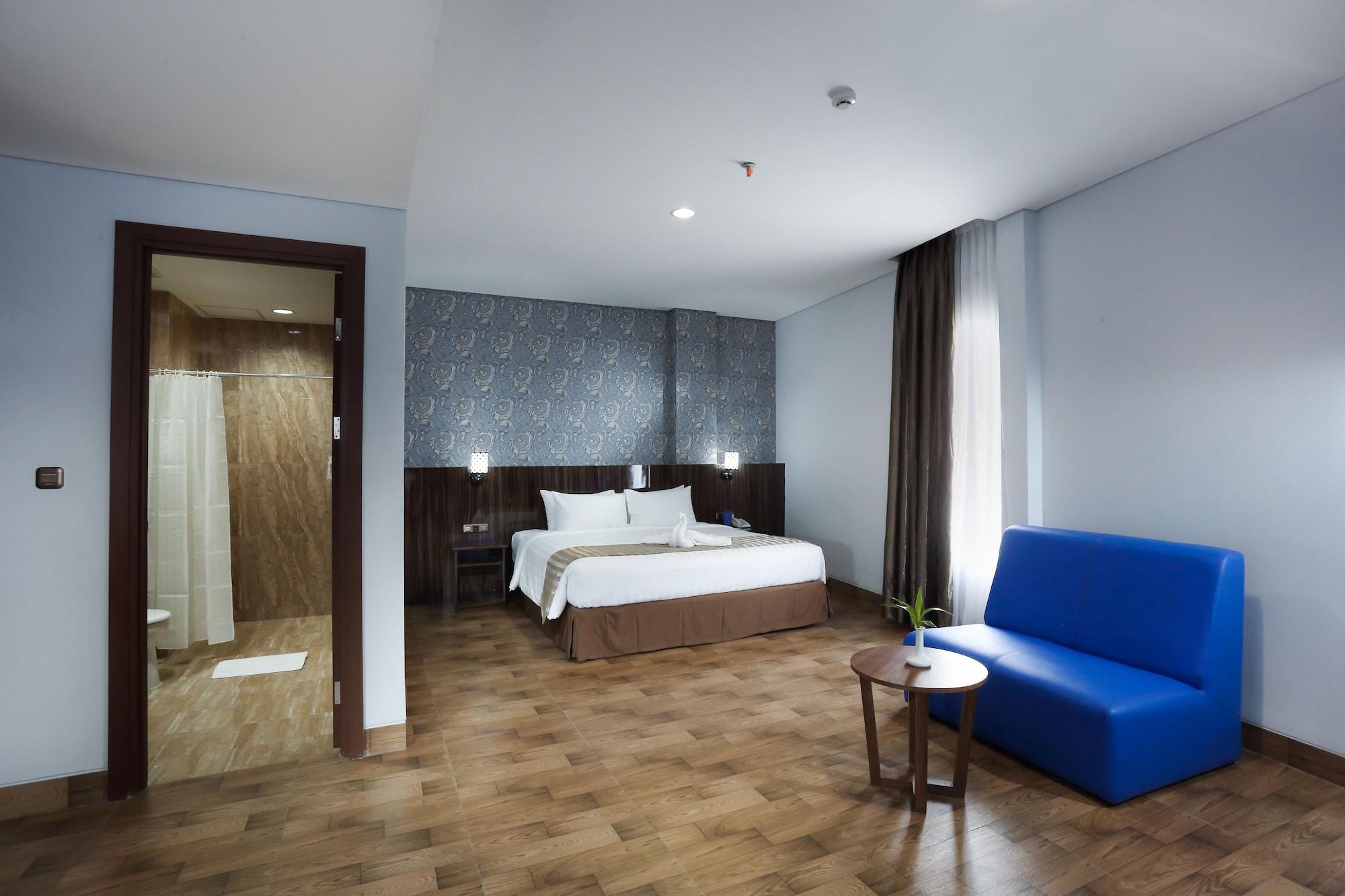 Horison Express Sentani Hotel Jayapura Exterior photo